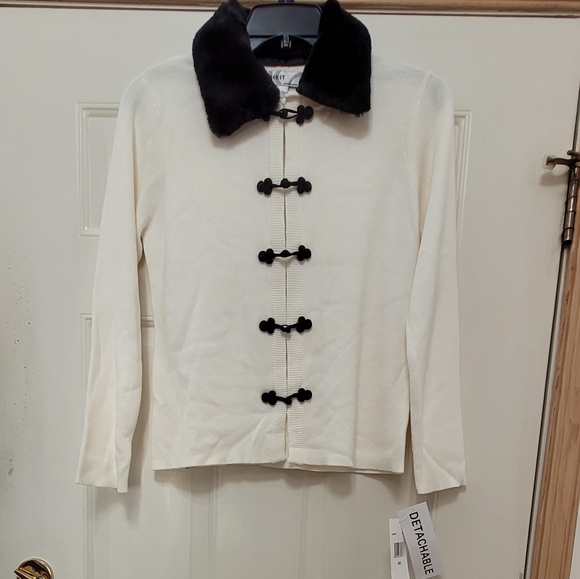 K I K I T size small with detachable collar NWT - Picture 3 of 12